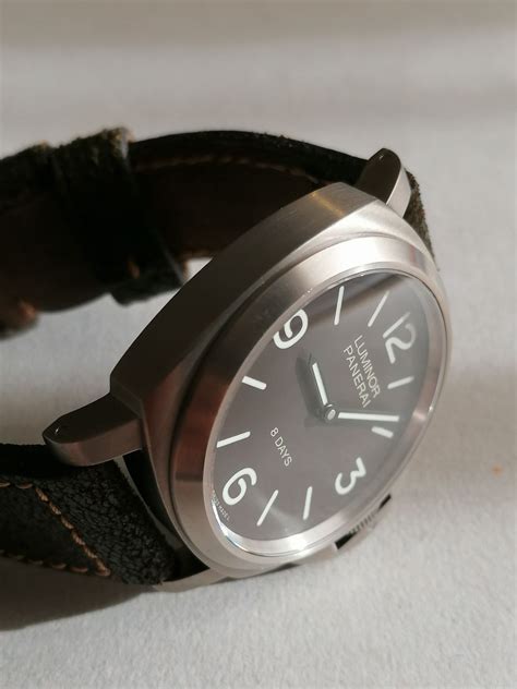 Panerai Luminor Base 8 Days PAM 00562 .